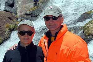 Carol and Danny run a marathon around Laguna Verde