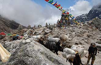 memorials to fallen climbers