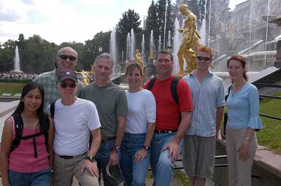 A group photo at the Peterhoff Palace