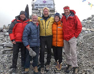 BAI Everest 2003 Climbers together for the first time
