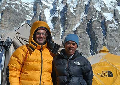 Michael left Base Camp with his new good friend Danuru, they are heading down the valley
