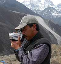Ang Temba filming on Kala Pataar
