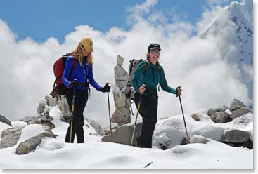 Cami and her friends on EBC trek