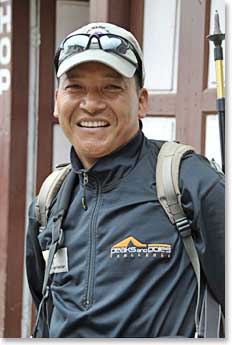 Min, BAI trekking guide
