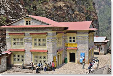Just before lunch we arrived at the entrance to Sagarmatha National Park