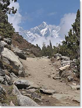A beautiful trail took us straight toward Lhotse and Everest