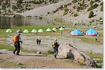 Paul and Ken walk into our first nights camp, at Kulikolon Lakes