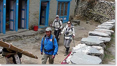 Mingma with Kerri and Maya arriving in Sanasa