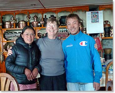 Brenda says goodbye to Pasang and Mingma.
