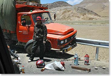 Breakdown near Old Tingri.  Pesky guardrails!