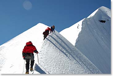 climbing Pequeno Alpamayo