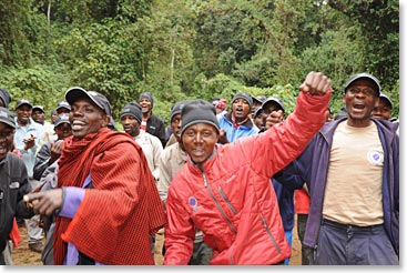 A hearty farewell from the Berg Adventures staff at the park gates