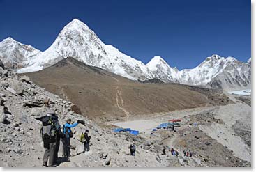 Temba waves as the team arrived in Gorak Shep.