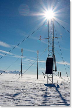 Wx8 at Thiel Mountains underneath a bright sun