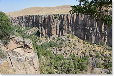 The natural beauty of the Ihlara Valley amazed us throughout the walk.