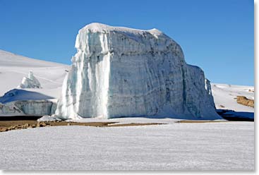 Hike to see up close the glaciers of Kilimanjaro – a unique experience since very few who climb Kilimanjaro has a chance to sleep inside the crater 