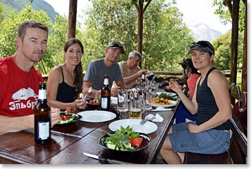 Then it was time to enjoy another barbeque! Our appetites stay high afrer the demanding climb on Elbrus