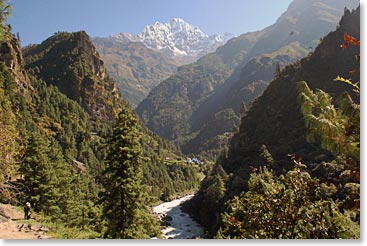 Views of Thamserku from the trail on the banks of the Dudh Kosi River