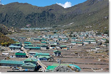 Views of Khumjung and Khunde