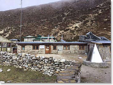 As soon as we arrived in Pheriche, we all went next door to our lodge and attended a high altitude physiology lecture at the famous Pheriche clinic.