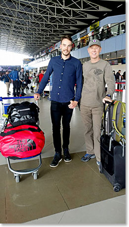 James and Michael finally made it to La Paz after some flight delays